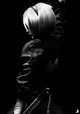 A black-and-white digital illustration of 2B from NieR: Automata, shown in profile with a blindfold and sword against a dark background.